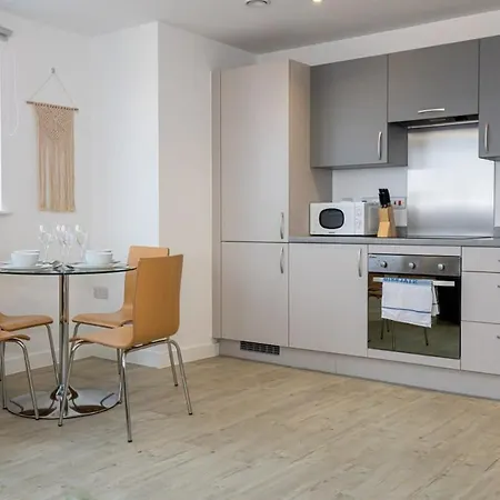 Stunning 2 Bed In Salford Amazing Views *