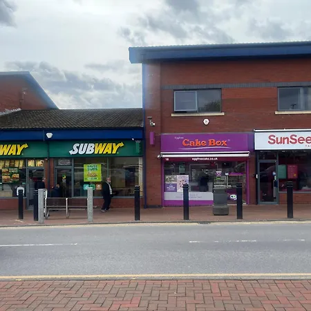 Charming 2-bedroom In Apartment *