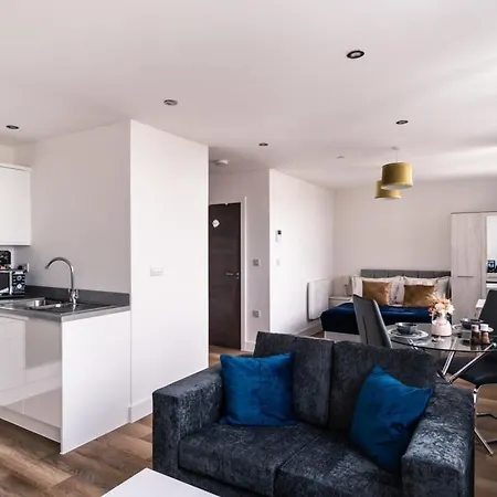 Zeni, Alexandra Rise Flat شقة مانشستر
