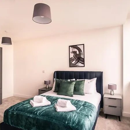 Stayzeni, Alexandra Rise Cool 1 Bed * Manchester