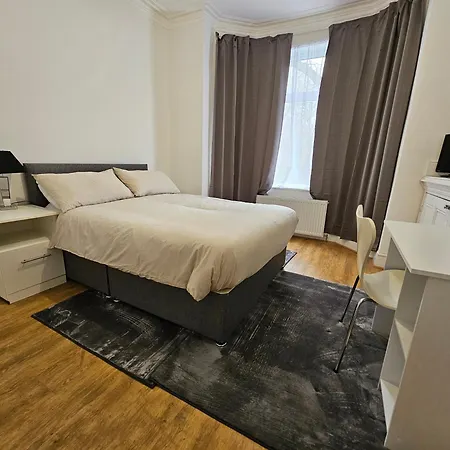 Stylish & Quiet Space Δωμάτια σε οικογενειακή κατοικία