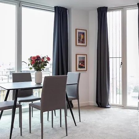 Апартаменты Spacious 2 Bed In Манчестер