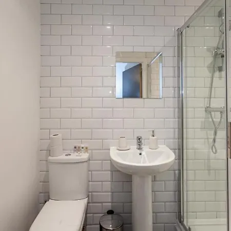 Modern 2 Bed Flat 5min To Old Trafford Stadium