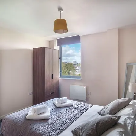 Bright & Modern 2 Bed Manchester Apartment Manchester