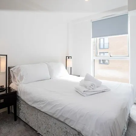 Апартаменты Contemporary 1 Bedroom Salford