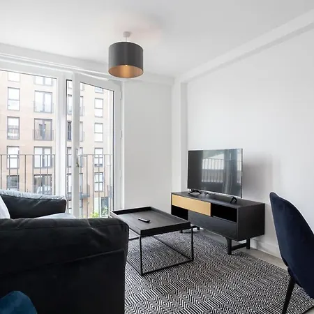 Contemporary 1 Bedroom Salford Апартаменты