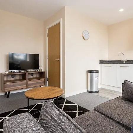 Modern & Bright 1 Bedroom Salford