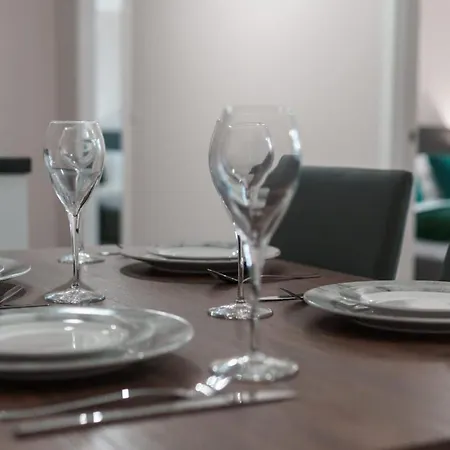 Modern 2 Bed In - Sleeps 4