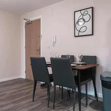 Apartment Modern 2 Bed In - Sleeps 4