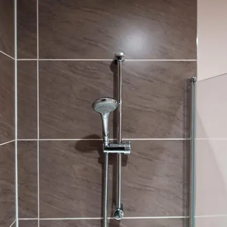 Modern 2 Bed In - Sleeps 4