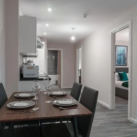 Apartment Modern 2 Bed In - Sleeps 4