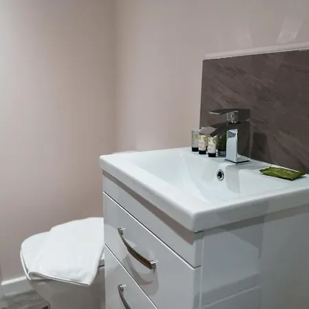 Apartment Modern 2 Bed In - Sleeps 4 Manchester