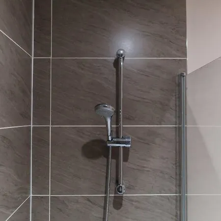 Lovely 1 Bed In - Sleeps 2 Appartement