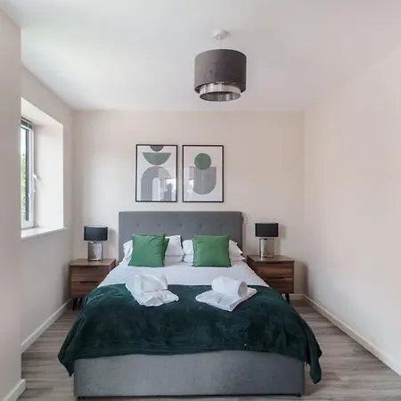 Amazing 1 Bed In - Sleeps 2 *
