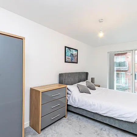 Contemporary 2 Bed In 맨체스터