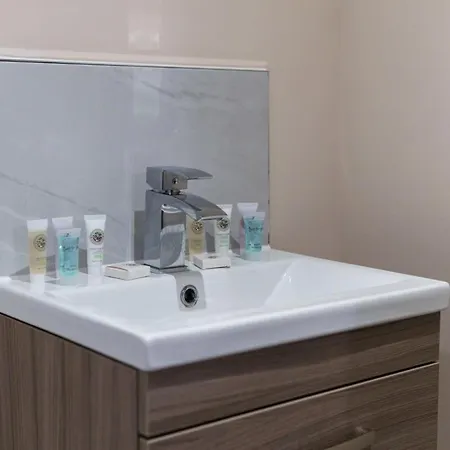 Apartamento Contemporary 2 Bedroom *