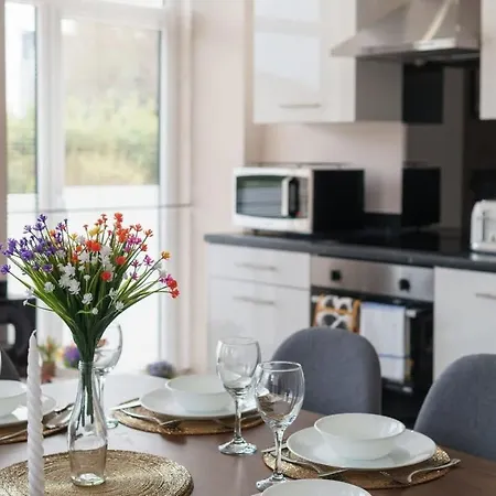 아파트 2 Bedroom Modern In