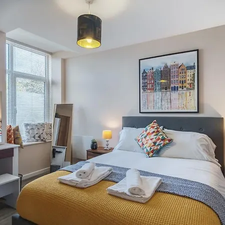 2 Bedroom Modern In 아파트