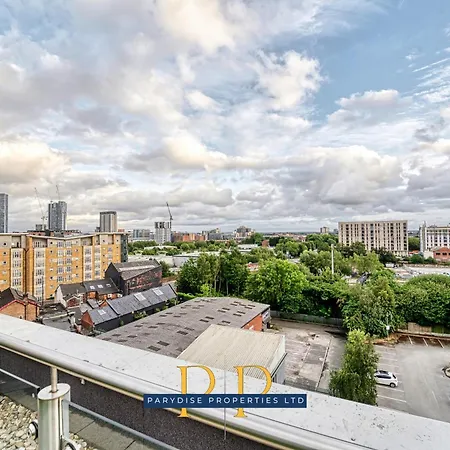 The Middlewood Plaza - By Parydise - Business Or Leisure Stays, Location, Sleeps 4, Salford