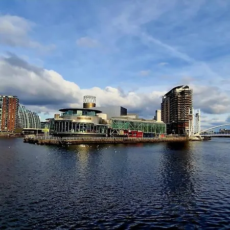 Vakantiehuis Gorgeous Edwardian Terrace In Old Trafford Manchester