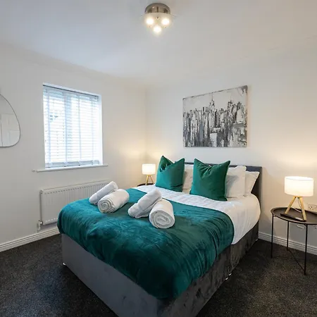 Apartmán Long Term Bookings With Driveway - Sleeps 14 *