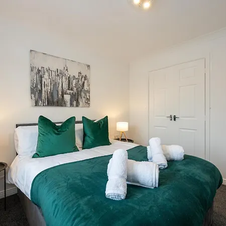 Long Term Bookings With Driveway - Sleeps 14 Apartmán *