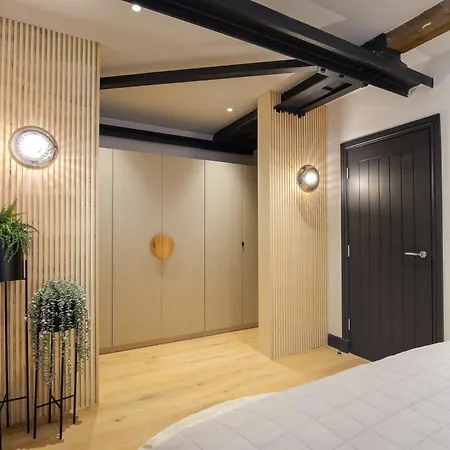 Апартаменты Omnia By The Heim Residences
