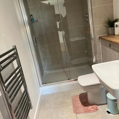 2bed In Media Within Walking Distance From Old Trafford Stadium Apartment