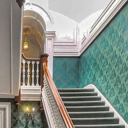 Luxury King Near Royal Hospital - Pass The Keys *