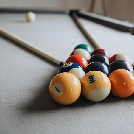 Majestic Gem - Pool Table - Coop - Etihad - Parking 펜션