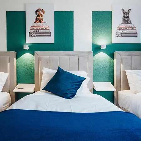 Majestic Gem - Pool Table - Coop - Etihad - Parking 맨체스터