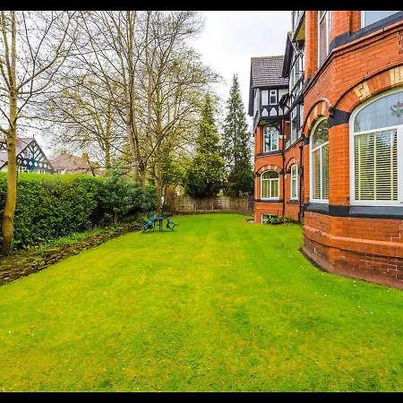 Entire Cozy Apt, Prime Location & Free Parking Apartman *