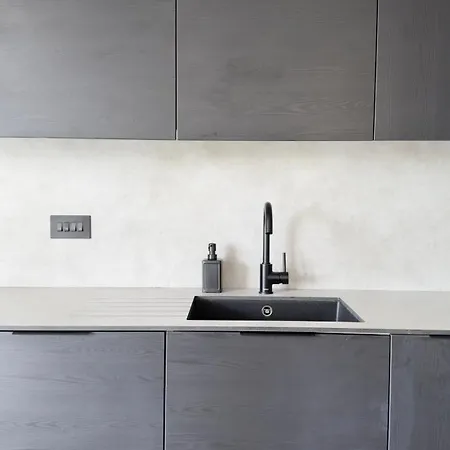 Luxury By Noire Apartment