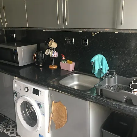 Single - Town & Nearby, 24h Bus, Airport-linked * Manchester