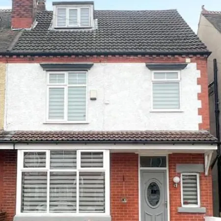 Lovely 5br In Manchester. Close To The * 맨체스터