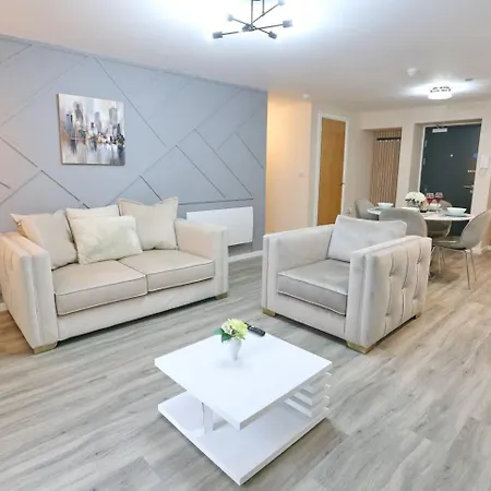 Pass The Keys New Build With Free Parking 1 Mile From Center Манчестер
