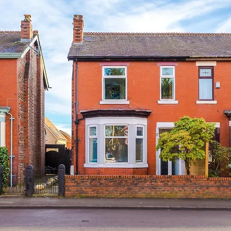 Barton House - Sleeping 10 別荘 マンチェスター