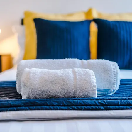 Ferienhaus Barton House - Sleeping 10 *