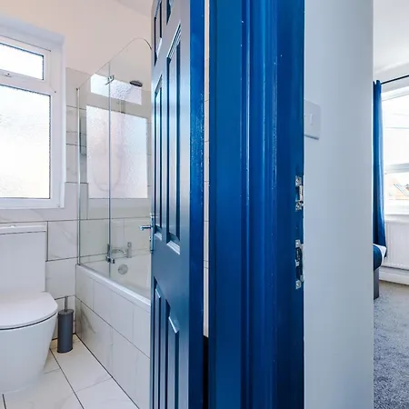 Barton House - Sleeping 10 マンチェスター