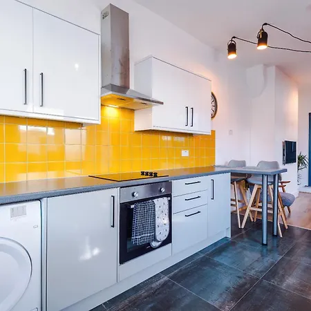 Barton House - Sleeping 10