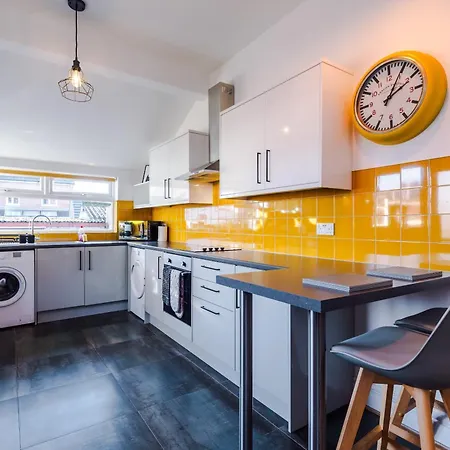 Barton House - Sleeping 10 マンチェスター