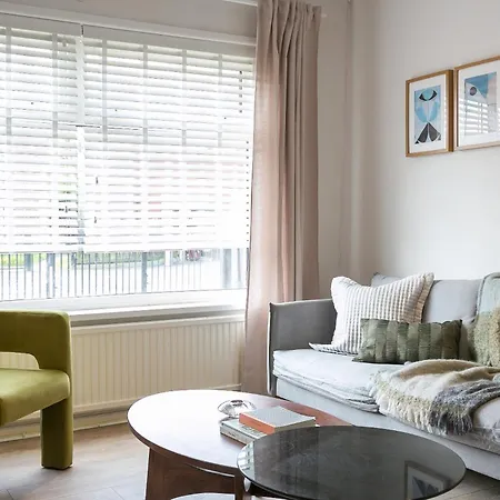 Spacious 4 Bedroom - Sleeps 8