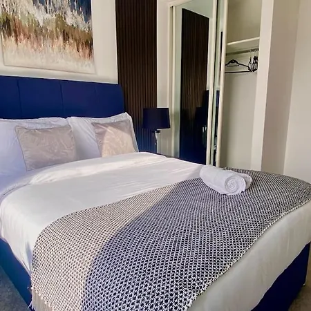 Prime 2 Bedroom With Rooftop Terrace *