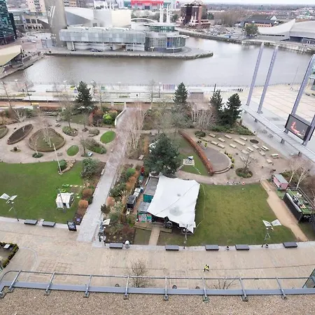 Stylish Mediacity 2bed, Sleeps 6, Amazing Views