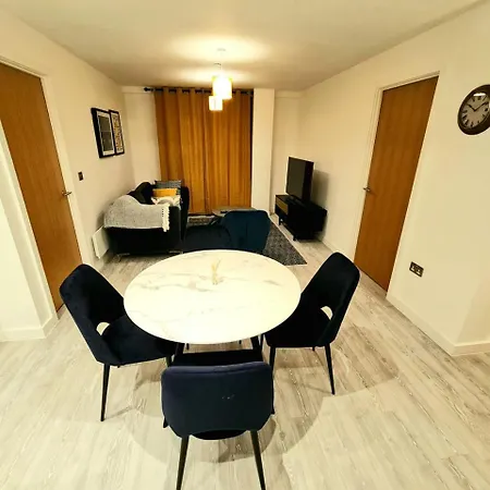 شقة 2 Bed Sleeps 4 With Free Parking *