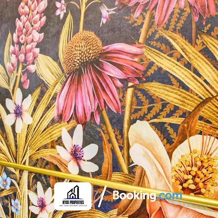 3 Bedroom By Nyos Short Lets & Serviced With Garden Manchester