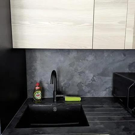 Fresh 2bed 2bath 2mins Drive To Man Utd Stadium