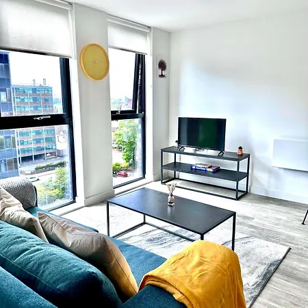 Fresh 2bed 2bath 2mins Drive To Man Utd Stadium Apartamento *