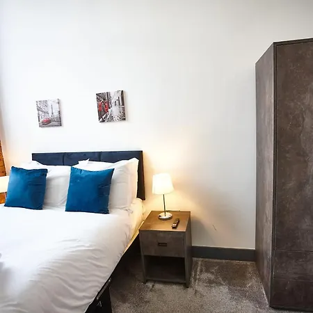 アパート The Larimar