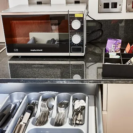 The Tourmaline דירה